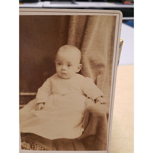 Antique Cabinet Card Photo c1880s Baby Infant LaTour Photographer Sedalia MO - Picture 10 of 15